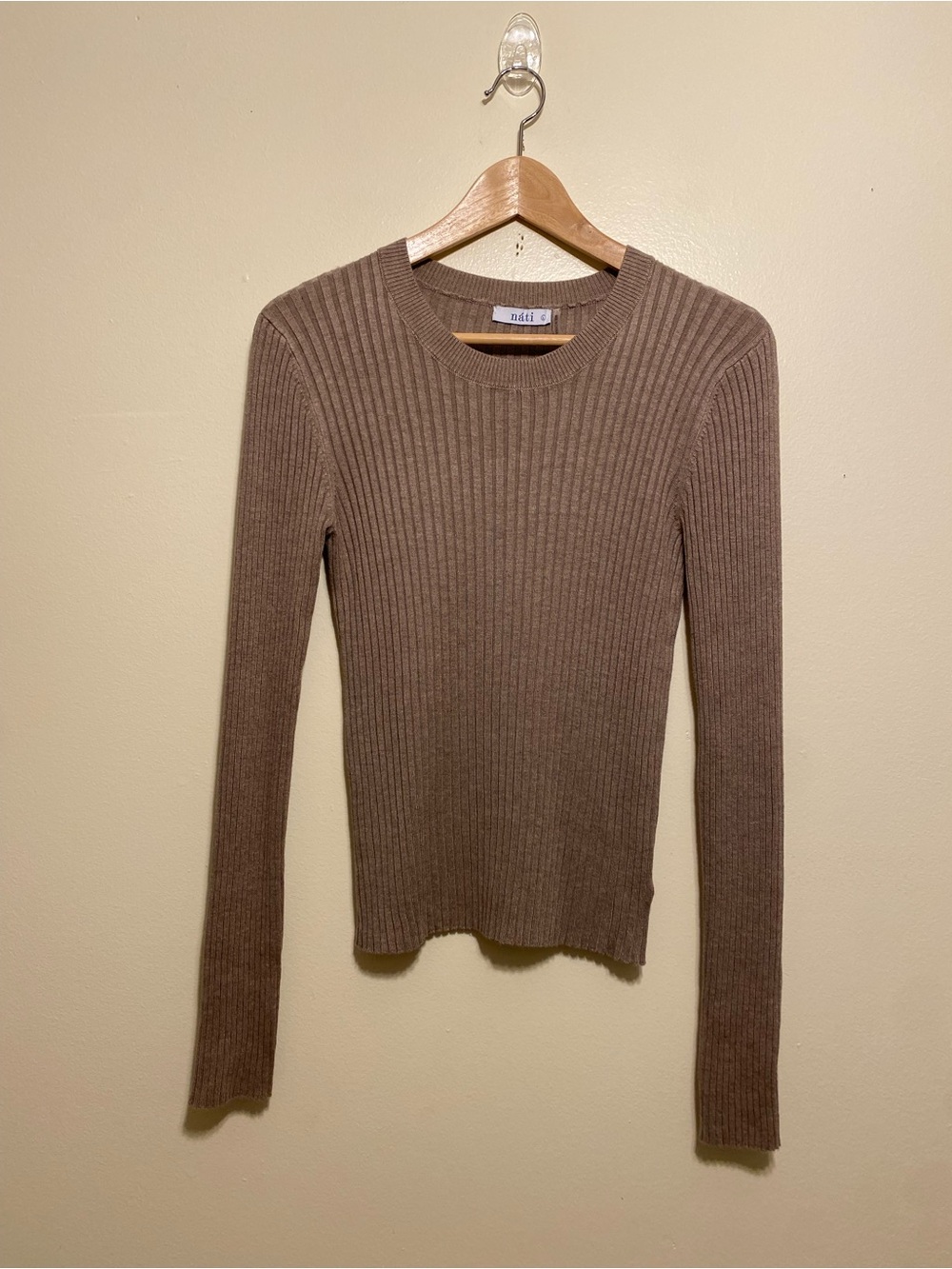 NATI Ribbed Long-Sleeve Crewneck Sweater in Brown. Size L